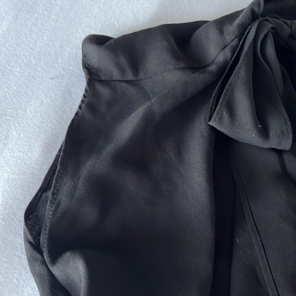 Rachel by Rachel toy black blouse size M shoulder/side tie detail, flowy - Picture 4 of 5